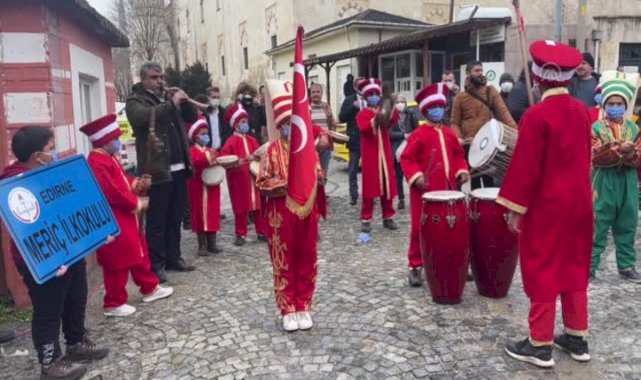 "İstiklal Marşı ve Mehmet Akif Ersoy" sergi tırı Edirne'de ziyarete açıldı