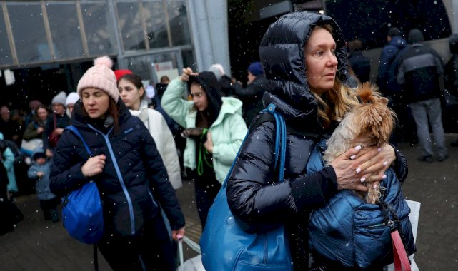 Savaştan kaçan Ukraynalı kadınlara fuhuş tuzağı