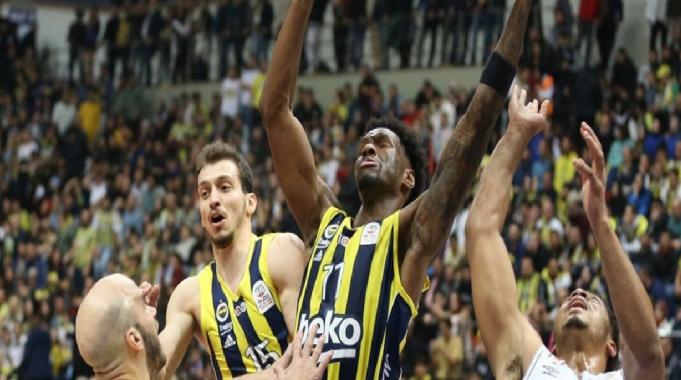 Beşiktaş'ı farklı geçen Fenerbahçe finale yükseldi