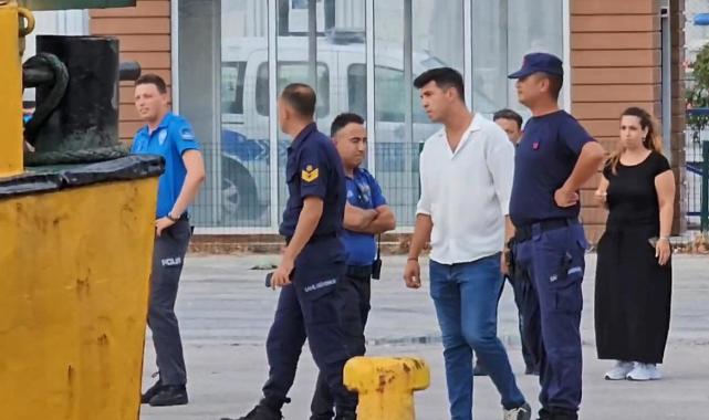 Fazla yolcu alan Ro-Ro gemisi, Marmara Adası'nda bekletiliyor