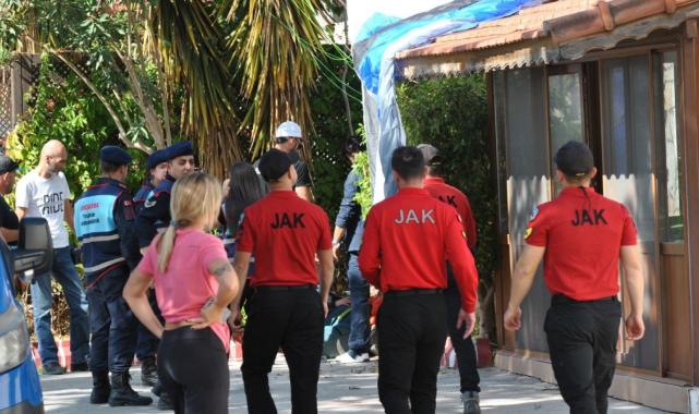 Muğla'da İsviçreli paraşütçü, karakol binasının çatısına düştü